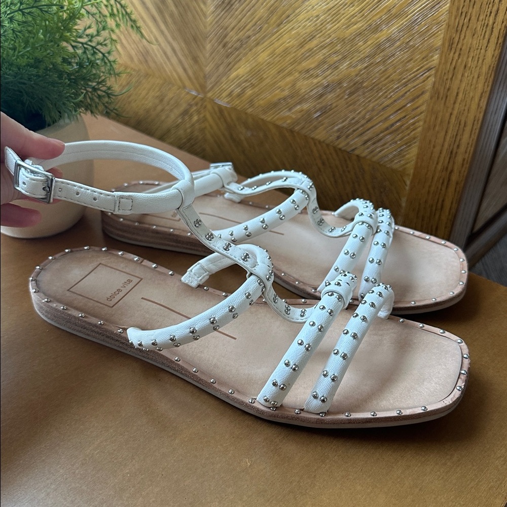 DOLCE VITA white strappy sandals with silver studs (size 7) ✨ - Picture 3 of 5